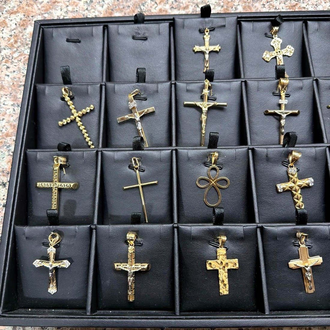 Fotos reales del local · cruces